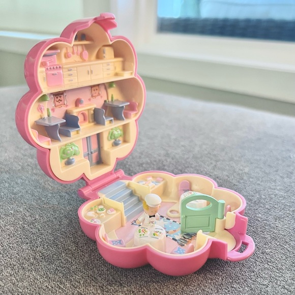 Rare Vintage 1990 Bluebird Toys Polly Pocket: Mr Fry’s Restaurant - Picture 2 of 7
